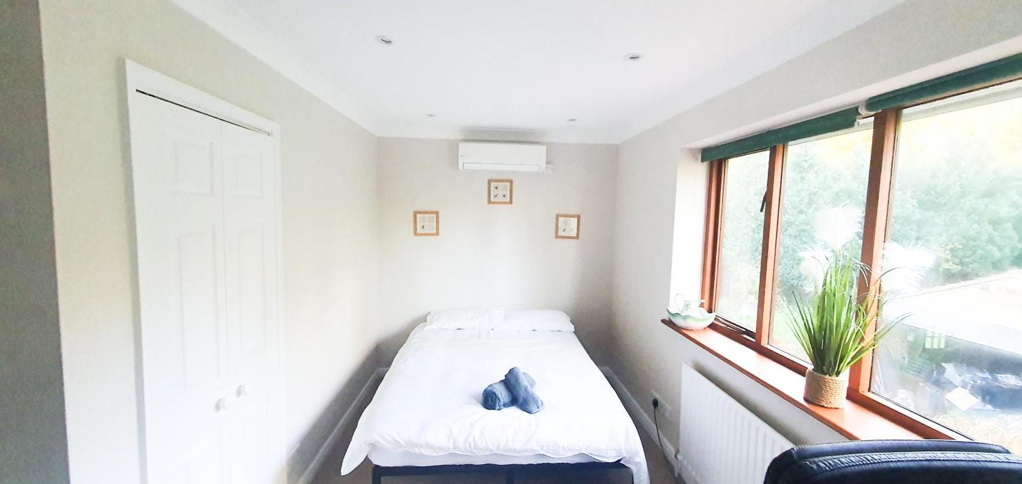 Old Slade Cottage - Train To London 30Mins, Heathrow 15Mins Away,Free Parking - En-Suit Rooms West Drayton  Quarto foto